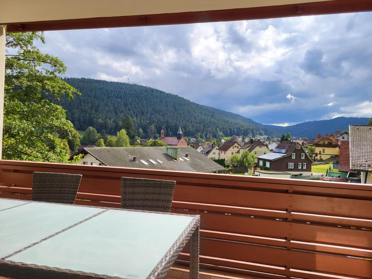 Schwarzwaldsuite Mit Panorama Waldblick Enzklösterle Esterno foto