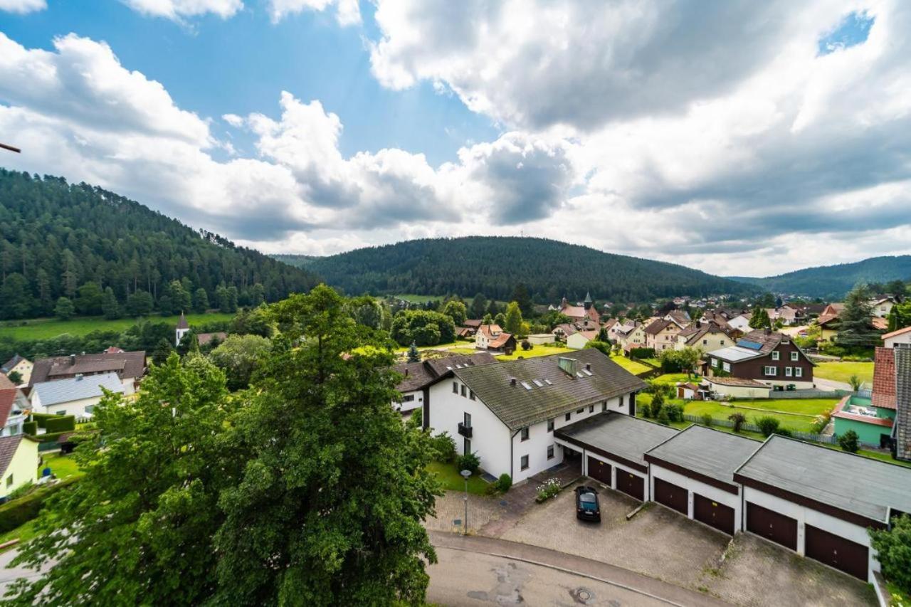 Schwarzwaldsuite Mit Panorama Waldblick Enzklösterle Esterno foto